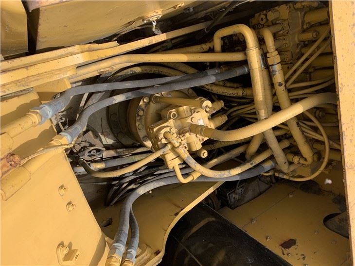 Used Carter 323D Excavator